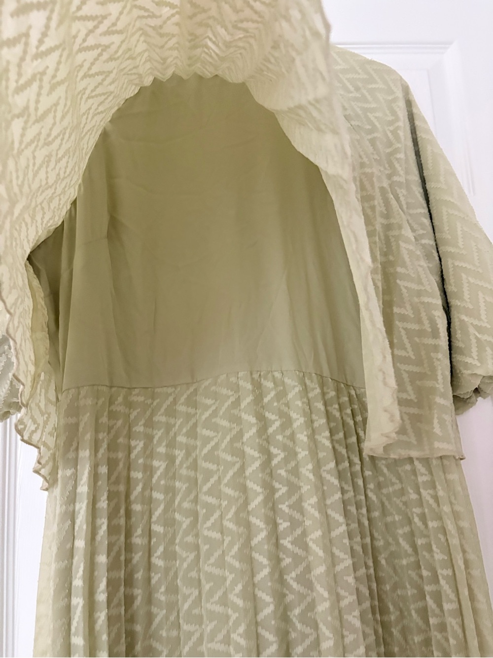 ASOS - Size 14 Sage Green Pleated Midi Dress - Picture 4 of 8